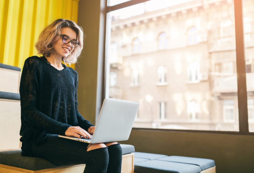 Cómo mantenerse motivado al estudia la universidad en línea