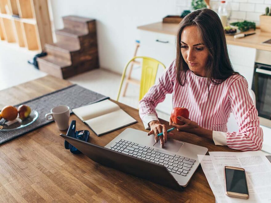Ventajas de hacer una especialidad online
