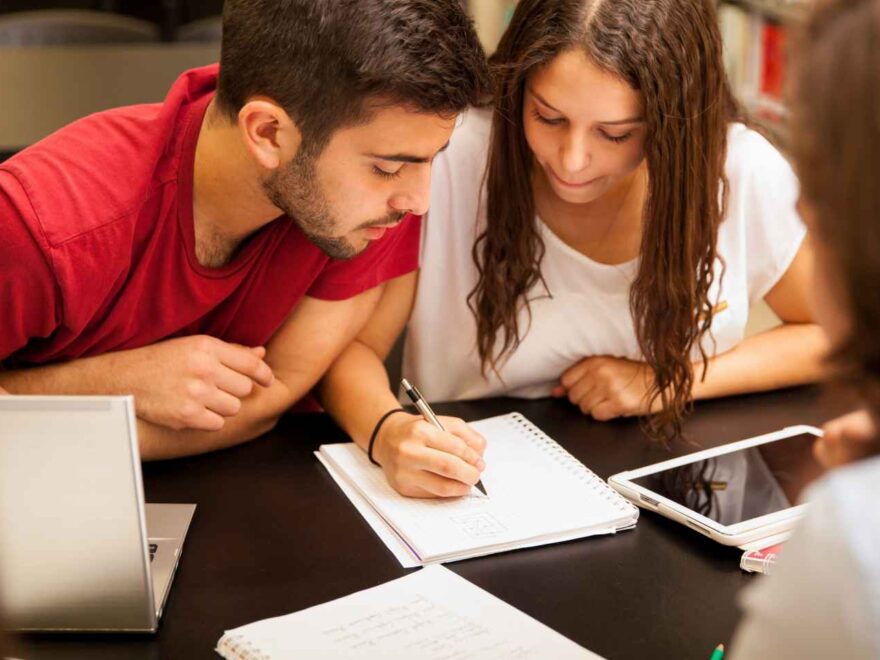 Impacto de las becas universitarias en la educación
